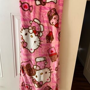 Hello Kitty 2025 Valentine’s Day Candy & Cupcakes Pink Throw Blanket